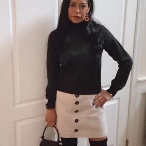 Burberry cream color mini skirt button down size 6